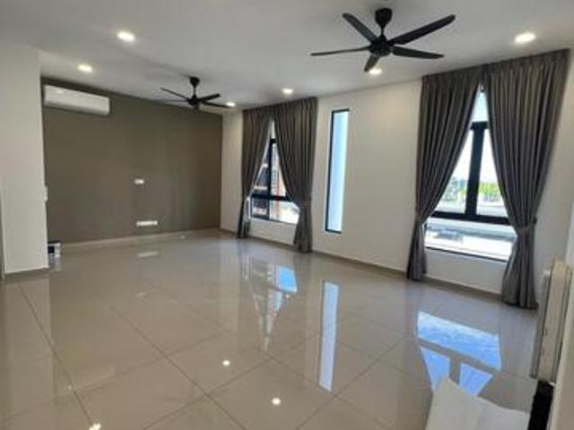 Condominium for rent in Zon Perindustrian Bebas Telok Panglima Garang, Teluk Panglima Garang