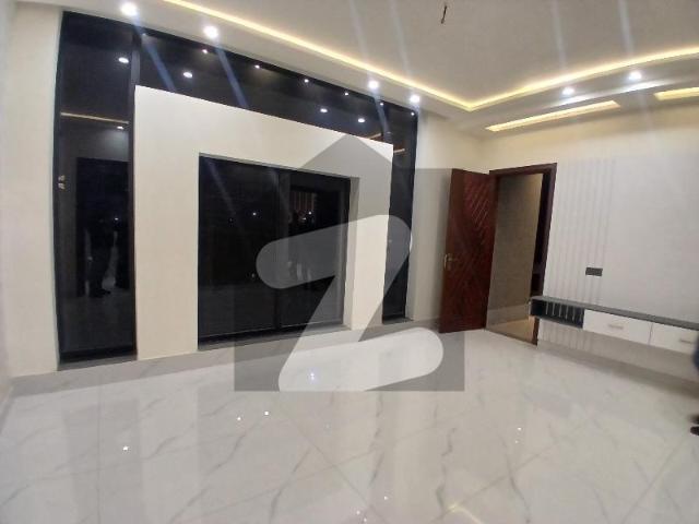 House for sale in Faisalabad, Islamabad Capital Territory
