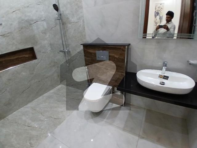 House for sale in Faisalabad, Islamabad Capital Territory