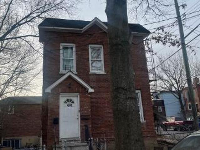 House for sale in The Bronx, Arverne