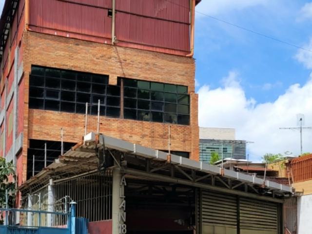 Edificio en alquiler en Leoncio Martínez, Miranda
