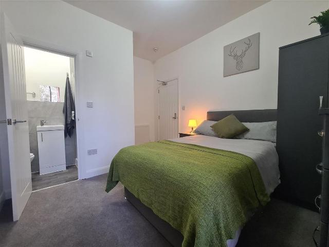 Room for rent in Bearwood, West Midlands