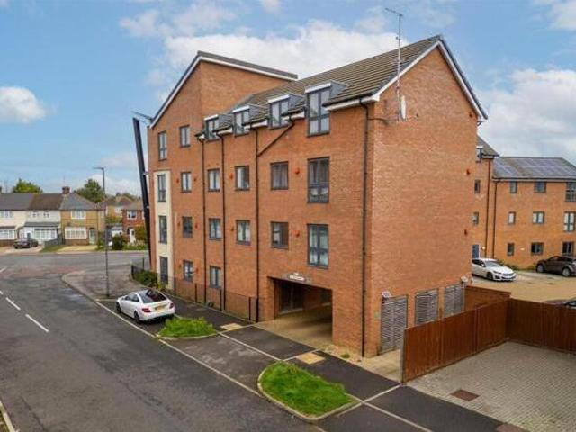 House for sale in Quarrendon, Aylesbury
