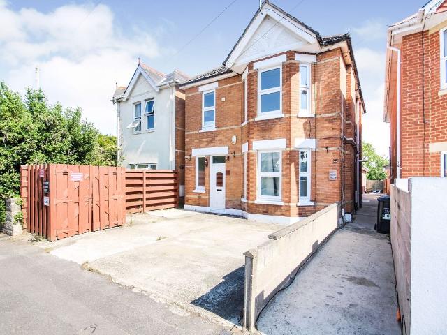 Apartment for rent in Talbot Village, Bournemouth