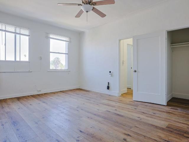 Apartment for rent in Canoga Park, California