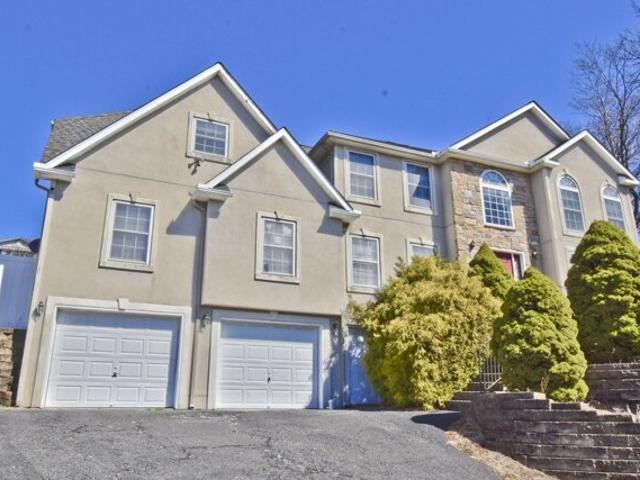 House for sale in Stroudsburg
