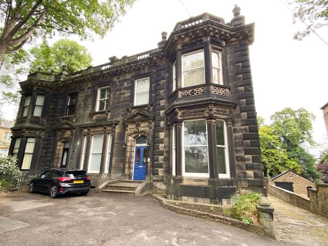 Studio for rent in Huddersfield, West Yorkshire