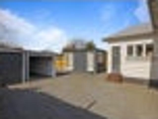 House for rent in Edgeware, Canterbury