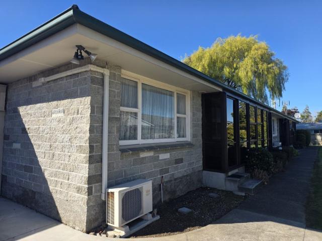 House for rent in Edgeware, Canterbury