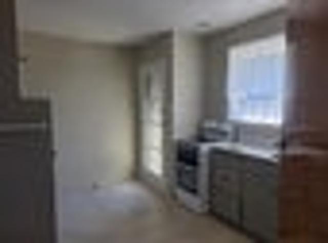 Townhouse for rent in Edgeware, Canterbury