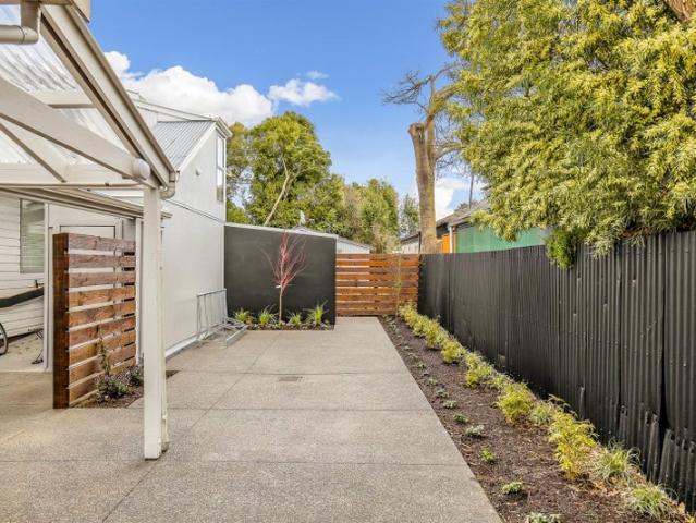 Apartment for rent in Edgeware, Linwood-Central-Heathcote Community