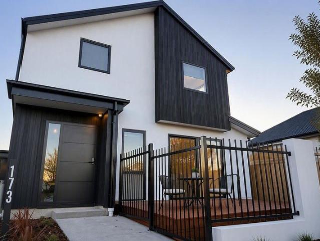 House for rent in Edgeware, Canterbury