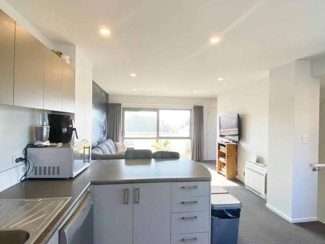 Townhouse for rent in Heathcote, Canterbury