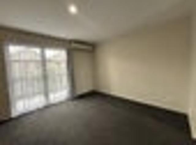 Townhouse for rent in Heathcote, Canterbury