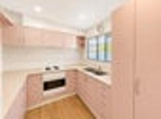 Townhouse for rent in Heathcote, Canterbury