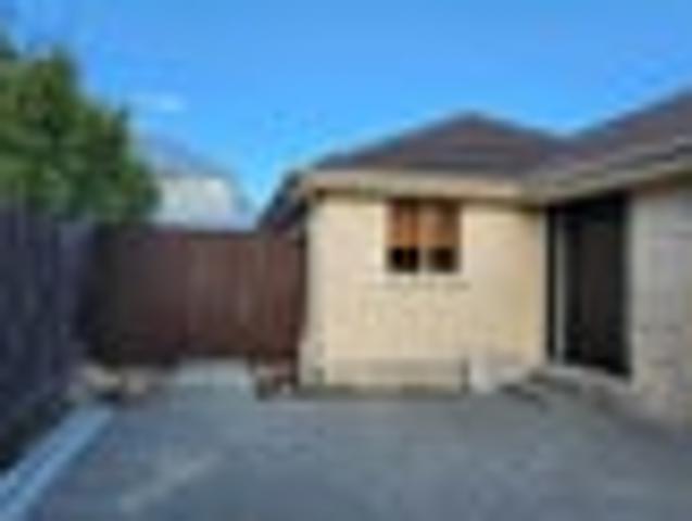 Townhouse for rent in Saint Albans, Canterbury