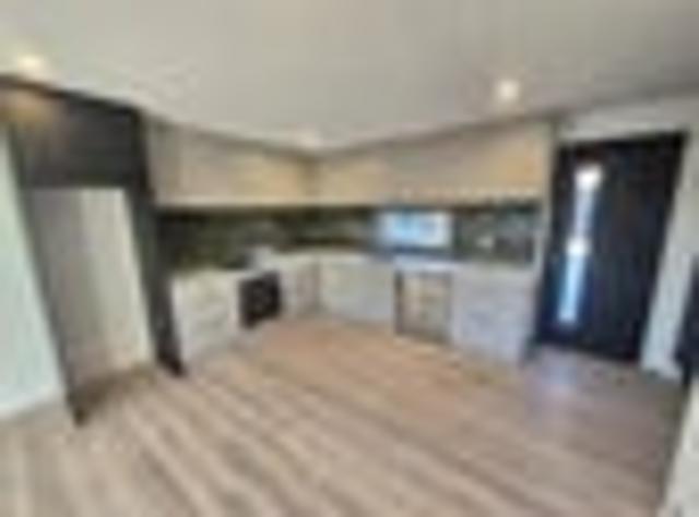 Townhouse for rent in Edgeware, Canterbury