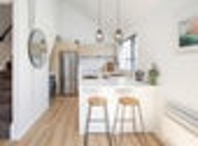 Townhouse for rent in Edgeware, Linwood-Central-Heathcote Community