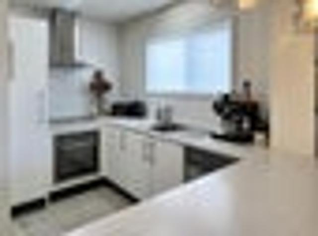 Townhouse for rent in Edgeware, Linwood-Central-Heathcote Community