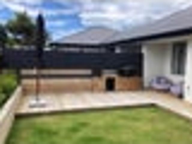 House for rent in Edgeware, Canterbury