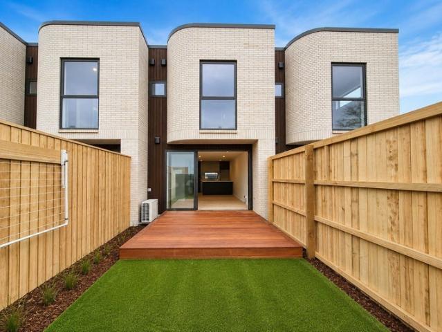 House for rent in Edgeware, Canterbury