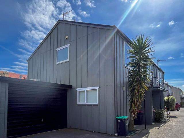 House for rent in Edgeware, Linwood-Central-Heathcote Community
