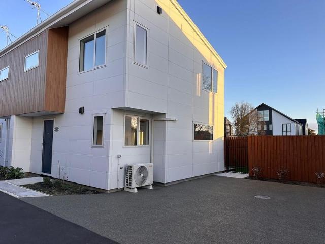 House for rent in Edgeware, Canterbury