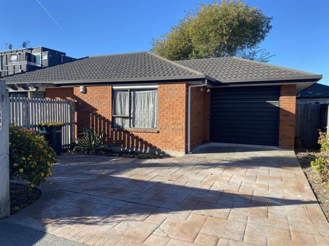 House for rent in Edgeware, Canterbury