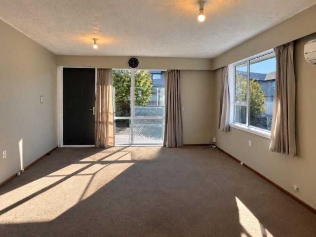 Apartment for rent in Edgeware, Linwood-Central-Heathcote Community
