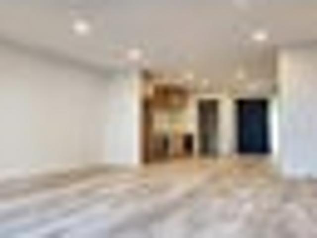 Townhouse for rent in Edgeware, Linwood-Central-Heathcote Community