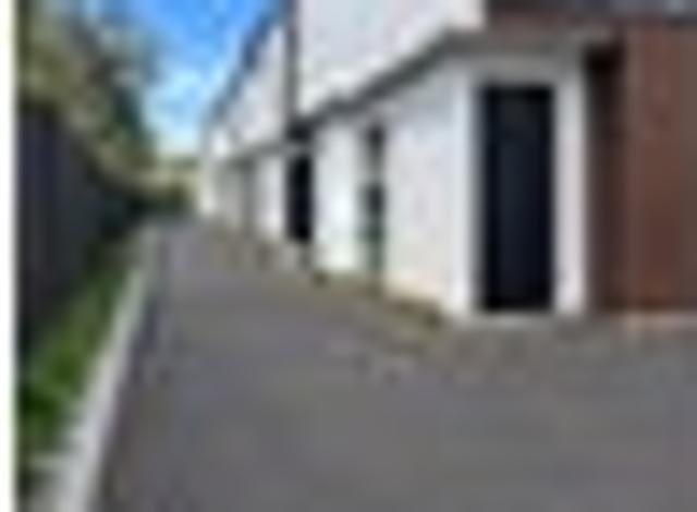Townhouse for rent in Heathcote, Canterbury
