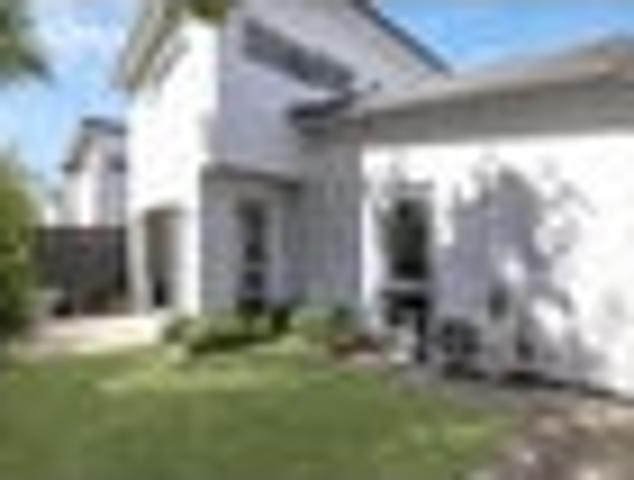 Townhouse for rent in Heathcote, Canterbury