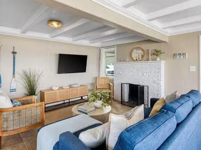Apartment for rent in Corona Del Mar, California