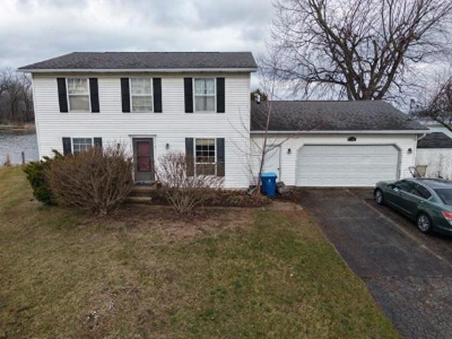 House for sale in Fenton, Michigan