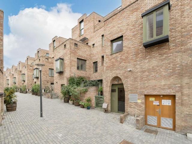 Apartment for rent in Temple Fortune, Greater London