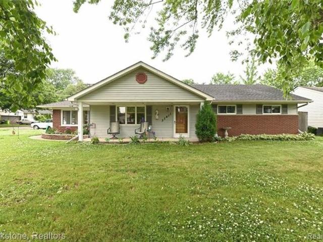 House for sale in Clinton Township