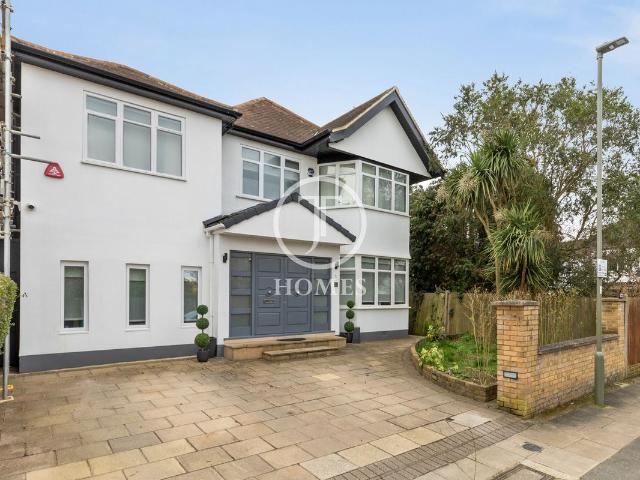 House for rent in Hendon Central, The Hyde