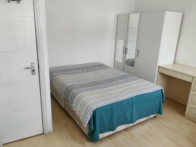 House for rent in Hendon Central, The Hyde