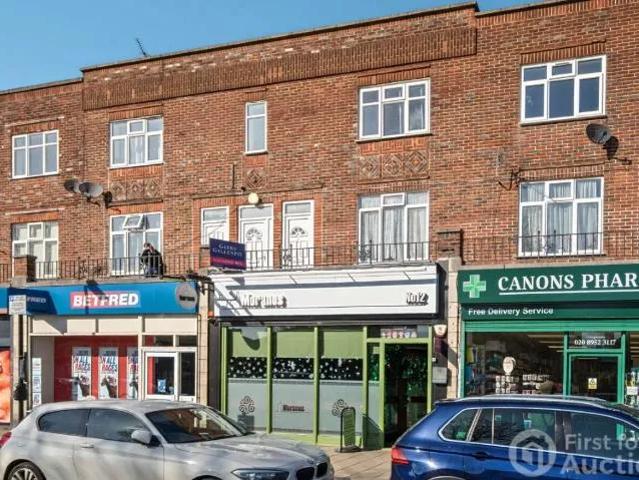 Apartment for rent in Little Stanmore, Greater London