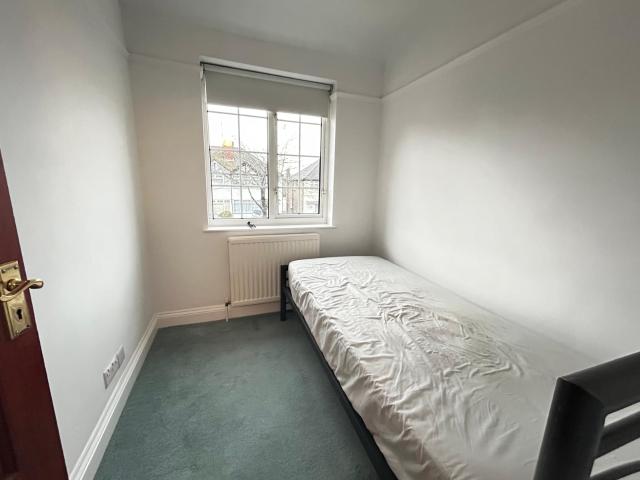 House for rent in Broadfields, Greater London
