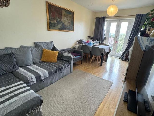 Apartment for rent in Kingsbury, Greater London