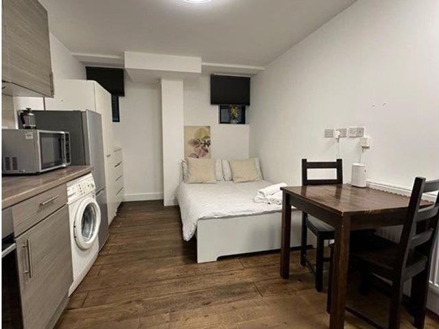Studio for rent in Dollis Hill, Greater London