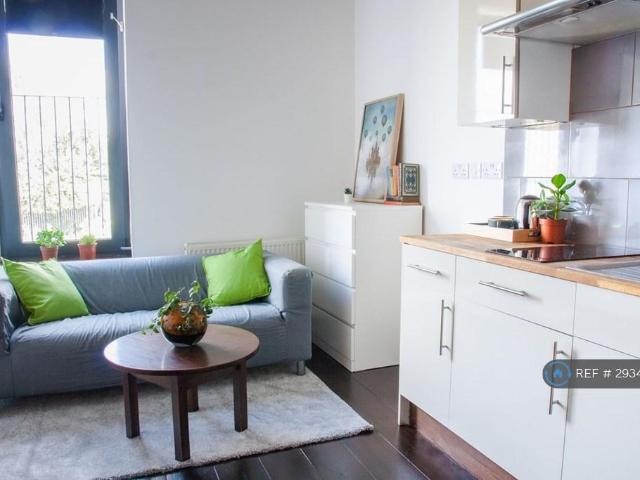 House for rent in Dollis Hill, Greater London