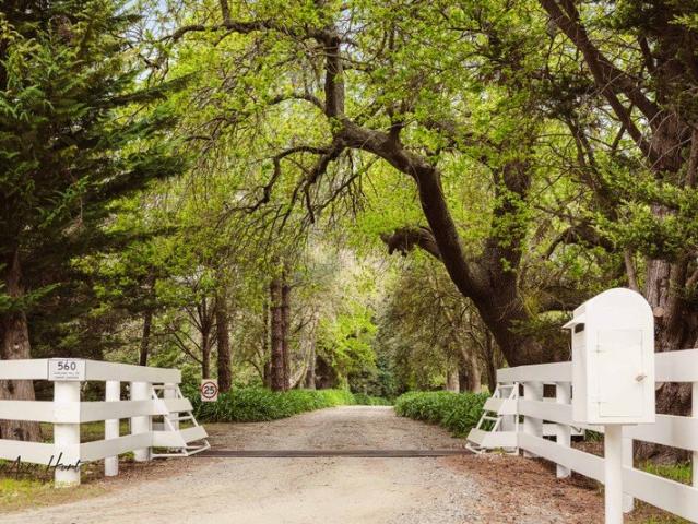 Cottage for sale in Cherry Gardens, Adelaide