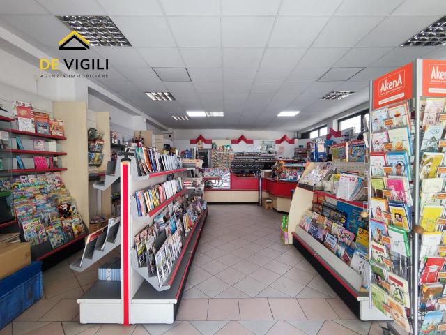 Locale Commerciale in vendita a Comunità Rotaliana-Königsberg, Mezzolombardo