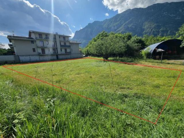 Terreno in vendita a Comunità montana della valle Camonica, Esine