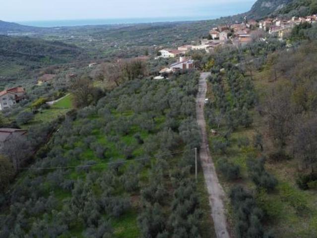 Terreno in vendita a Giungano, Campania