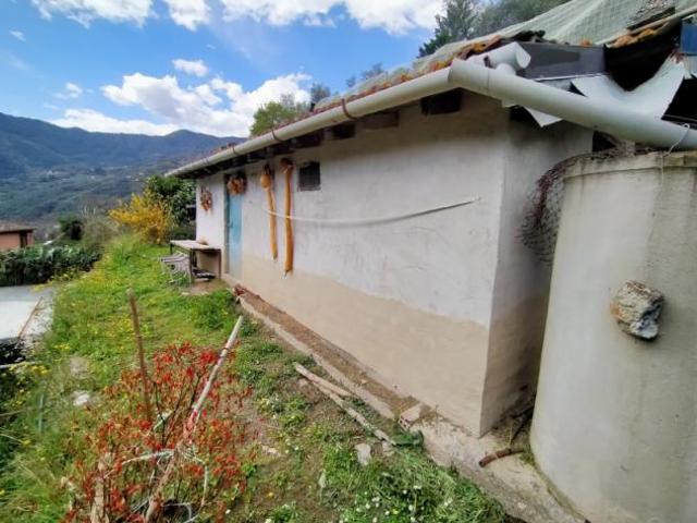 Terreno in vendita a Pigna, Liguria