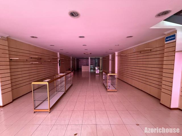 Prédio alugar em Açores, Ribeira Grande