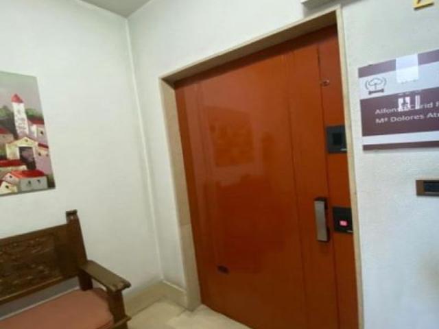 Oficina en venta en As Lagoas, Ourense